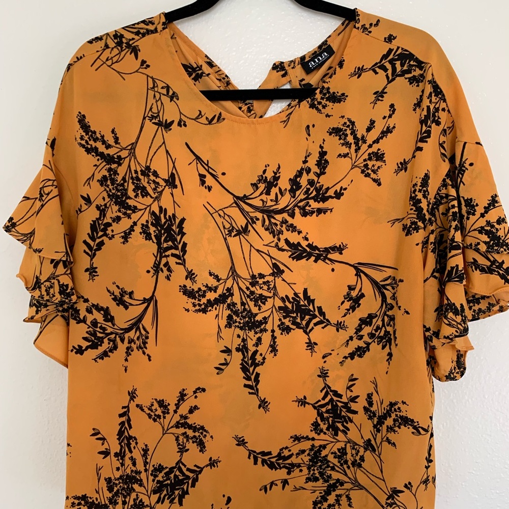 A.N.A Floral‎ blouse size medium
